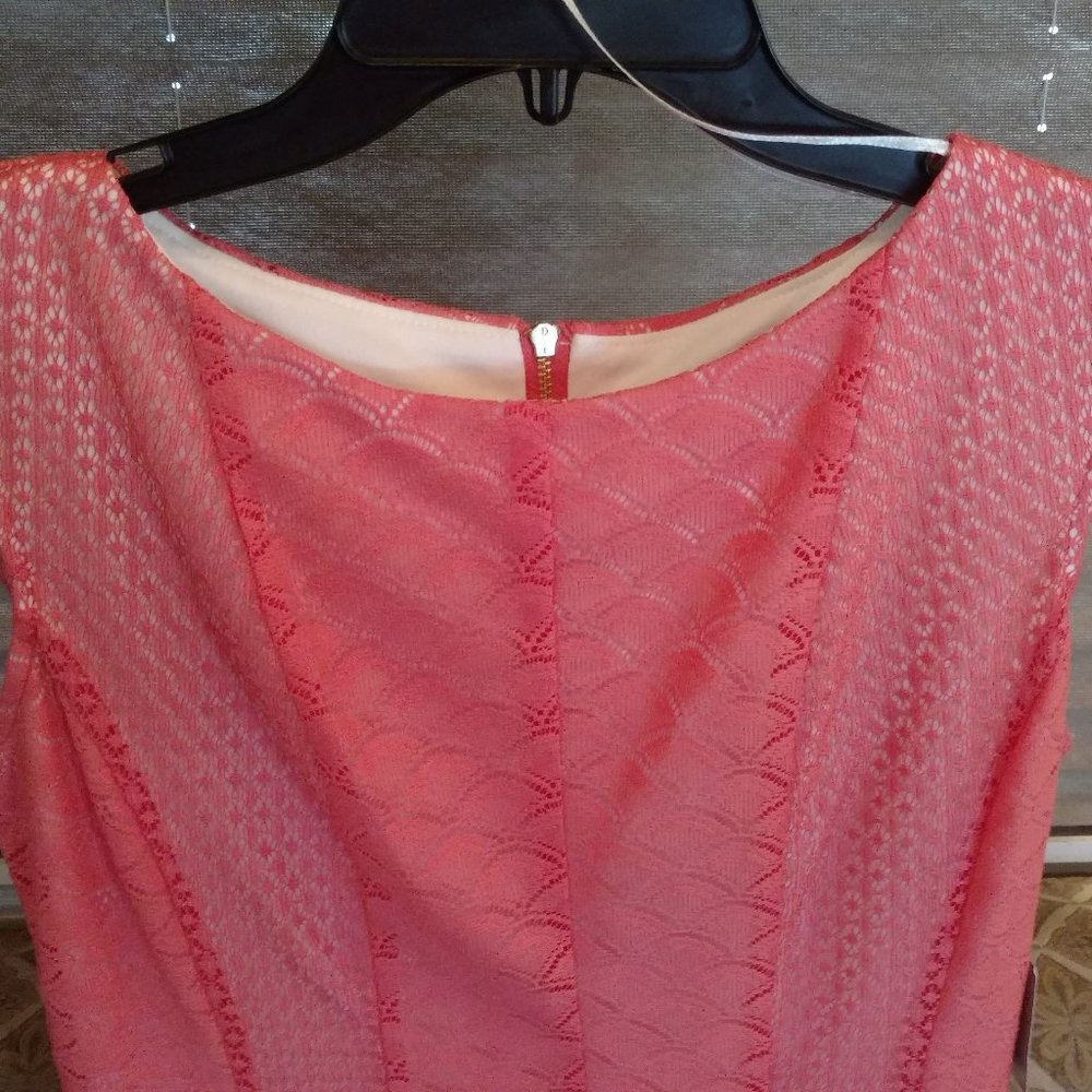 NEW sleeveless coral lace dress
